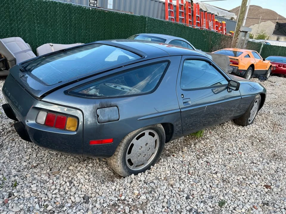 1983 Porsche 928 S - Image 10 of 18