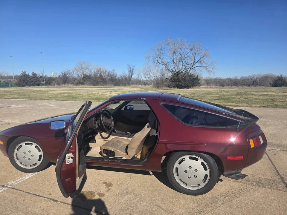 1983 Porsche 928 S - Image 13 of 23