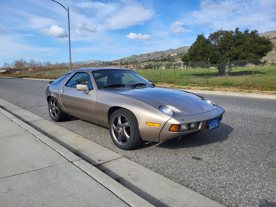 1983 Porsche 928 S - Image 17 of 31
