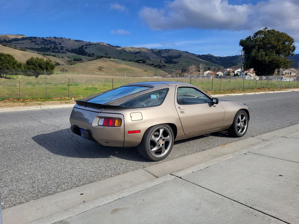 1983 Porsche 928 S - Image 16 of 31
