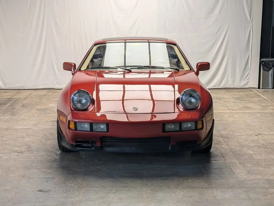 1983 Porsche 928 S - Image 2 of 18