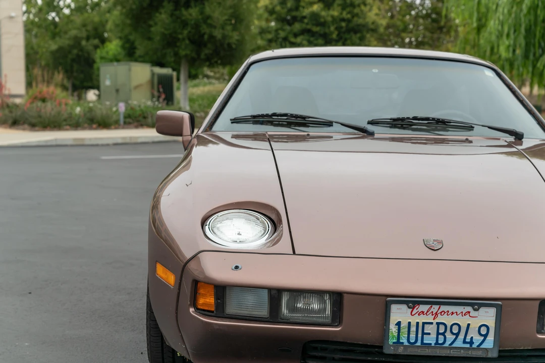 1983 Porsche 928 S - Image 9 of 31