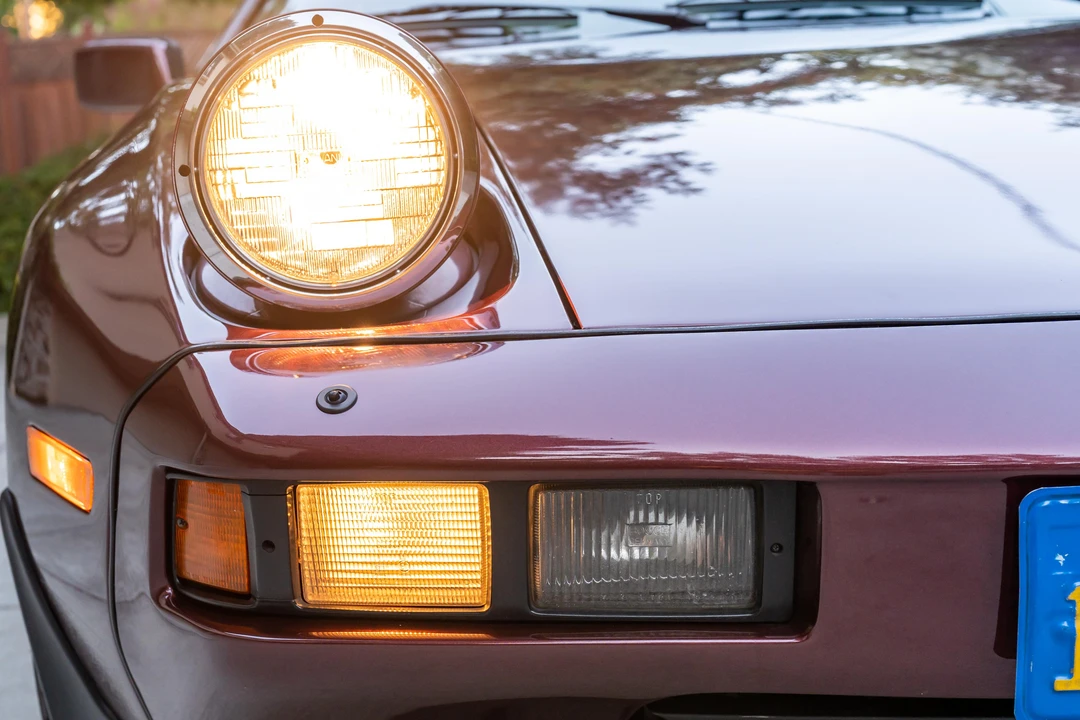 1983 Porsche 928 S - Image 21 of 31
