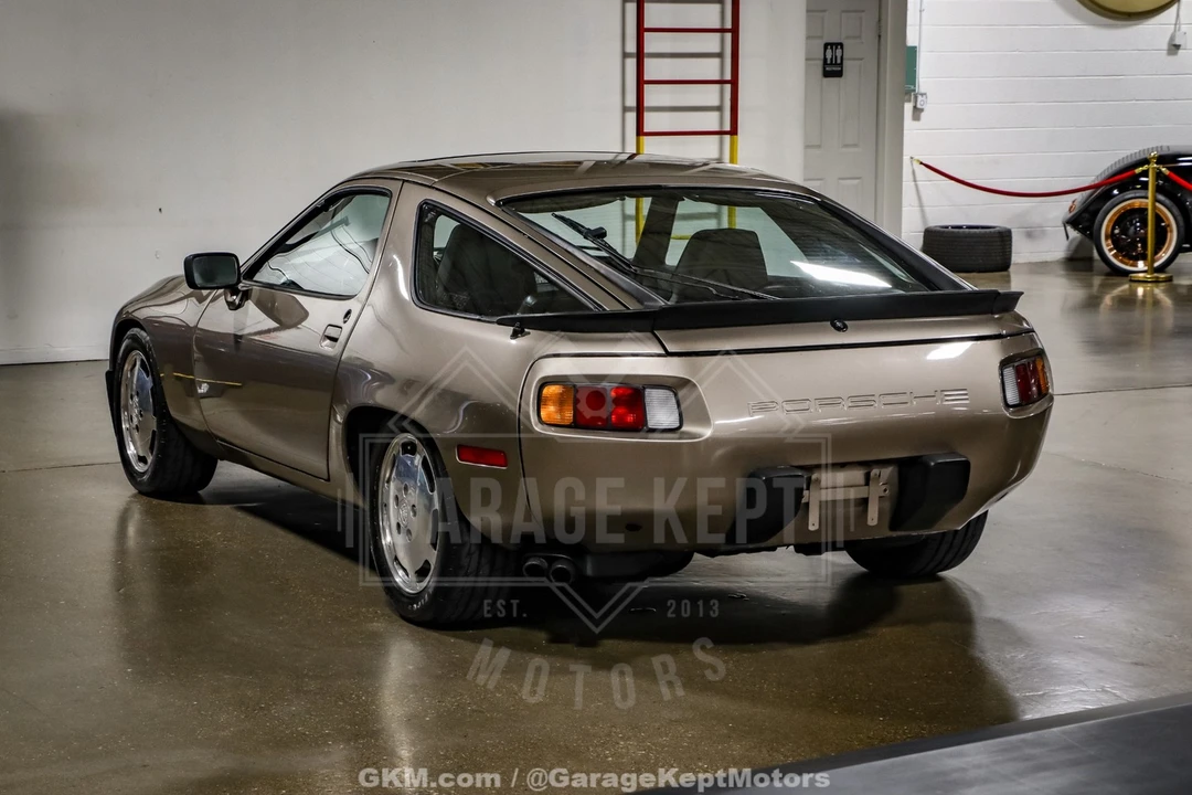 1983 Porsche 928 S - Image 8 of 31