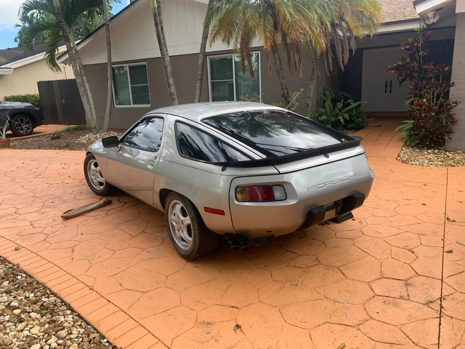 1983 Porsche 928 S - Image 3 of 20