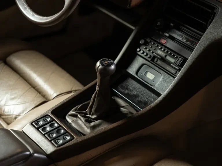 1983 Porsche 928 S - Image 23 of 31