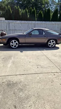1983 Porsche 928 Standard