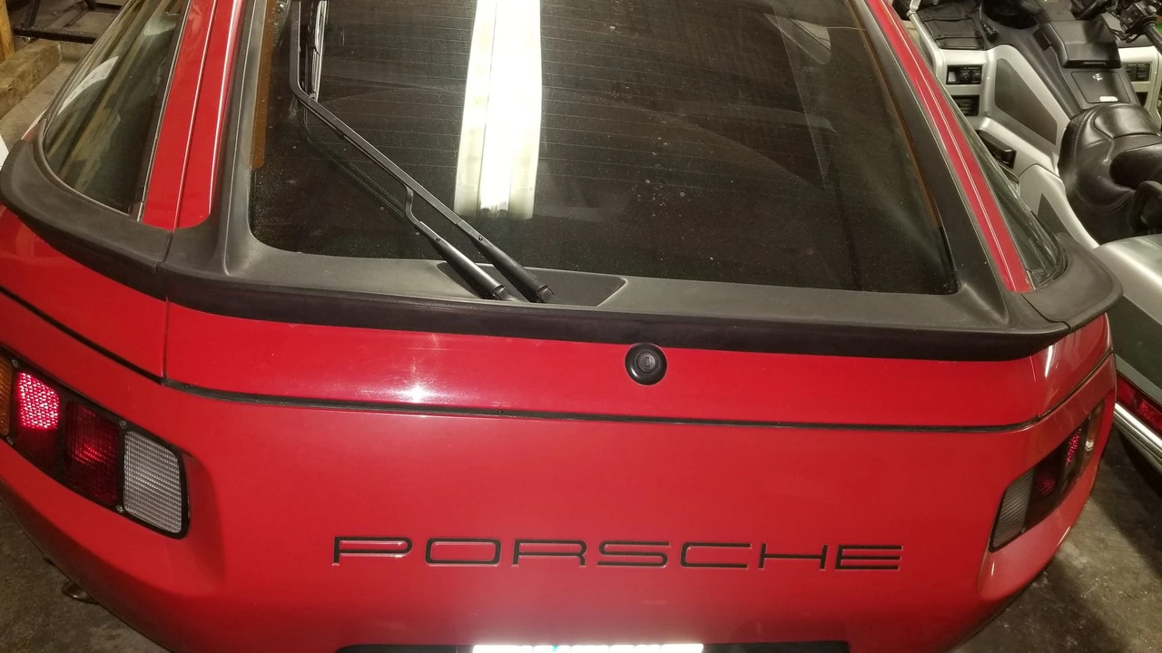 1983 Porsche 928 - Image 5 of 16