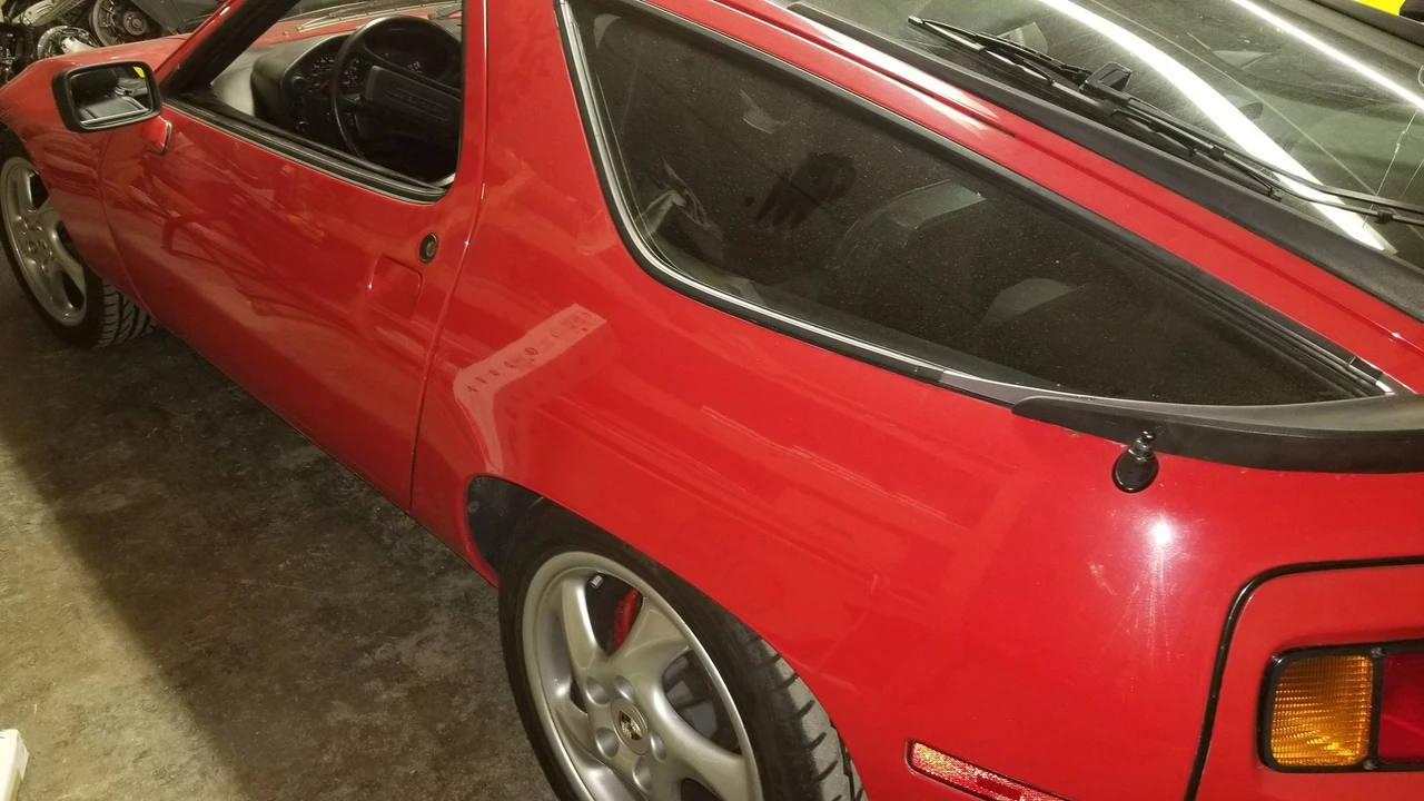 1983 Porsche 928 - Image 4 of 16
