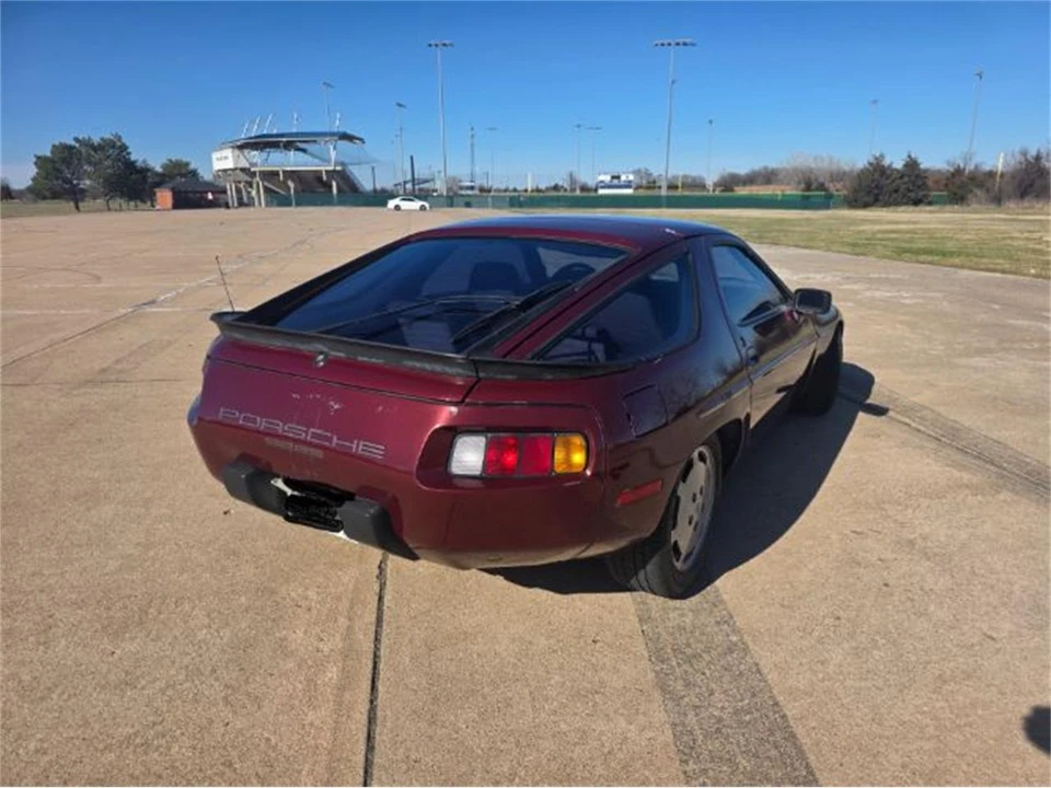 1983 Porsche 928 S - Image 4 of 20