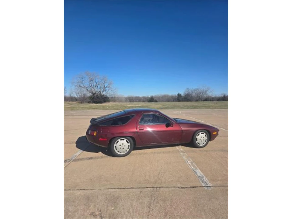 1983 Porsche 928 S - Image 8 of 20