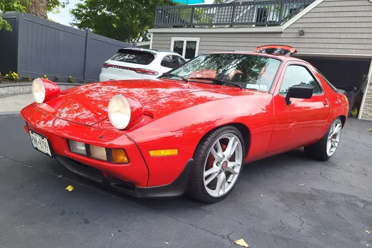 1983 Porsche 928S 5-Speed
