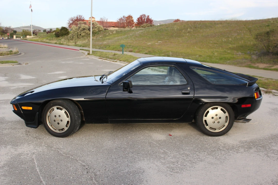 1983 Porsche 928 S - Image 7 of 31