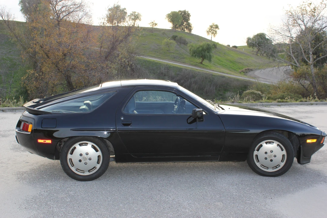 1983 Porsche 928 S - Image 15 of 31