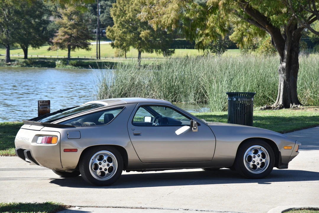 1983 Porsche 928 S - Image 11 of 31