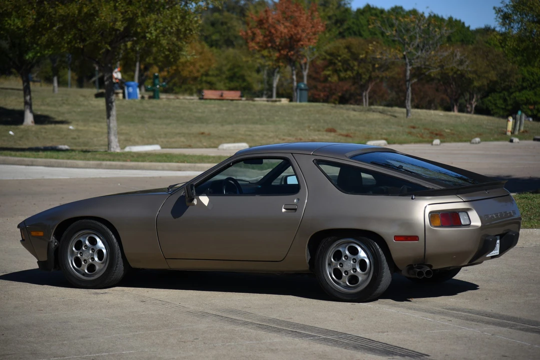 1983 Porsche 928 S - Image 6 of 31
