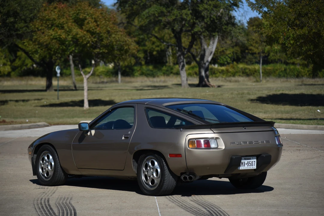 1983 Porsche 928 S - Image 7 of 31
