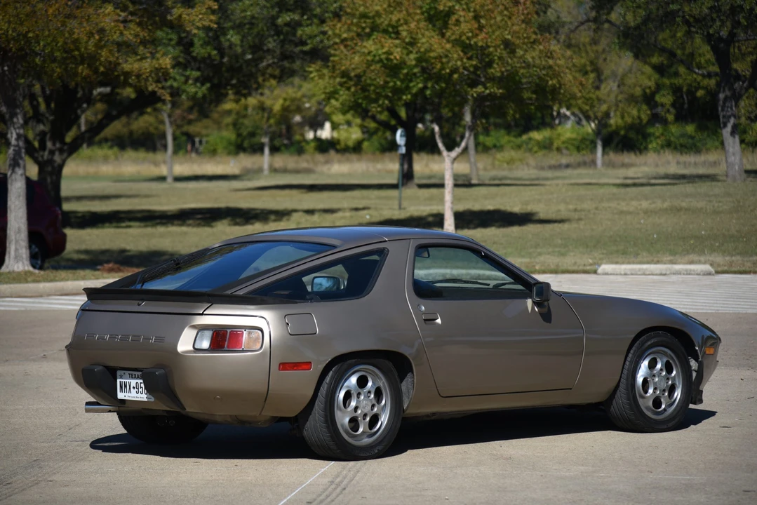 1983 Porsche 928 S - Image 10 of 31