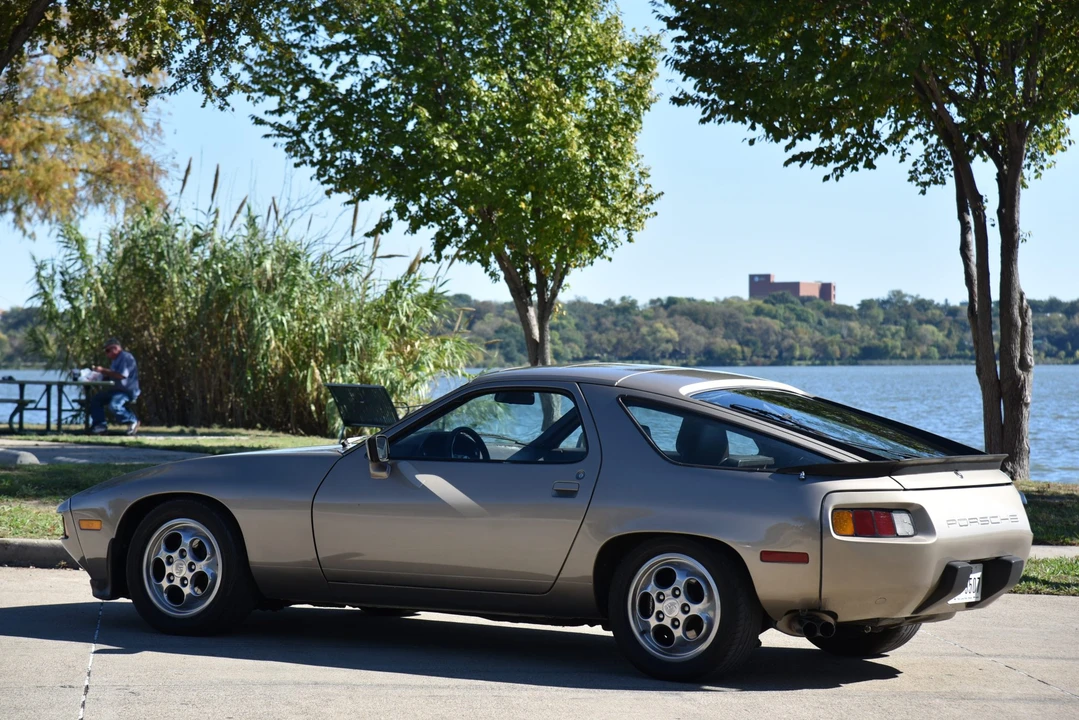 1983 Porsche 928 S - Image 24 of 31
