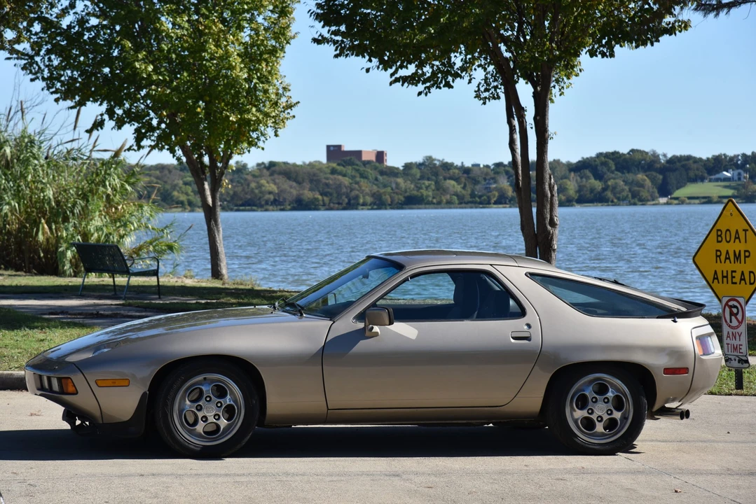 1983 Porsche 928 S - Image 22 of 31