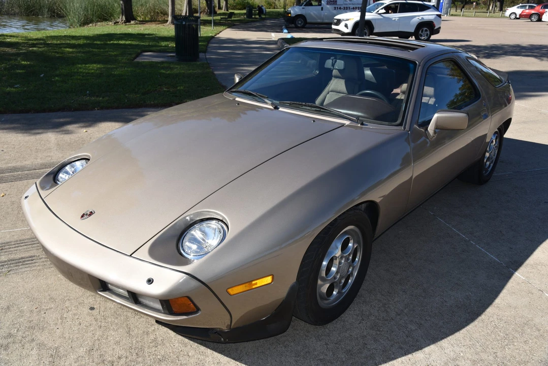 1983 Porsche 928 S - Image 30 of 31
