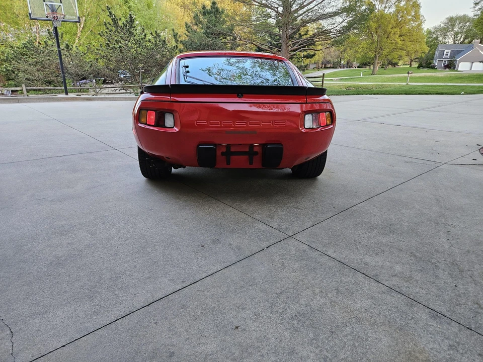 1983 Porsche 928 S - Image 10 of 31