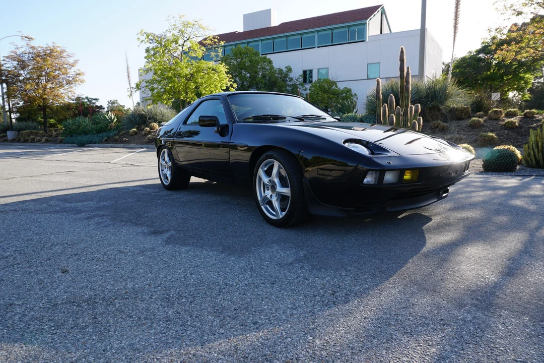 1983 Porsche 928 S - Image 2 of 31