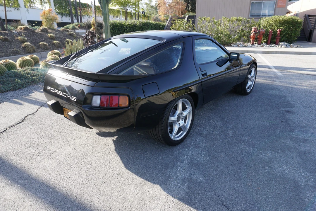 1983 Porsche 928 S - Image 25 of 31
