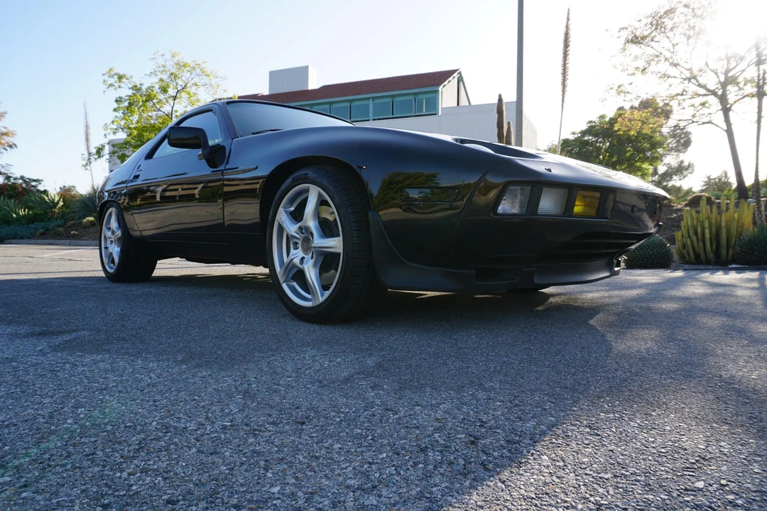 1983 Porsche 928 S - Image 10 of 31