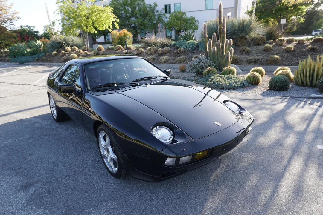 1983 Porsche 928 S - Image 8 of 31