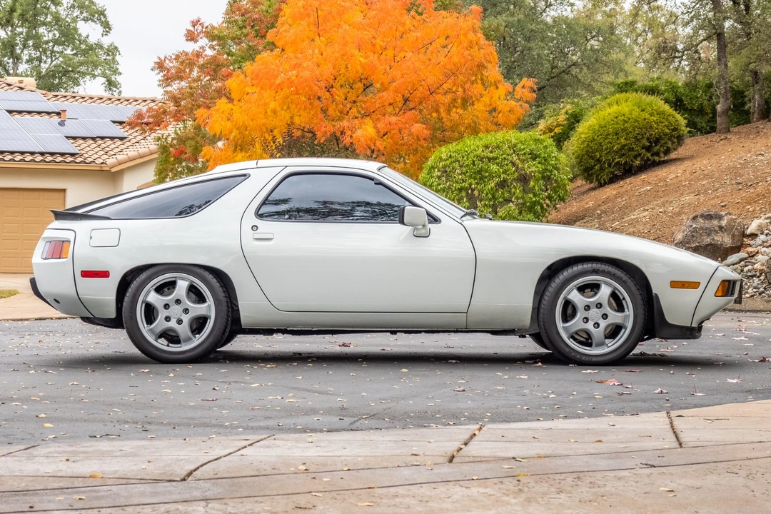 1983 Porsche 928 S - Image 7 of 31