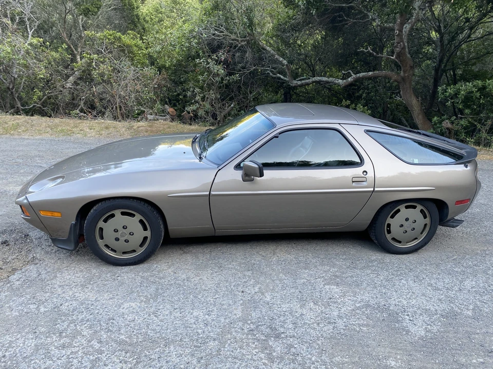 1983 Porsche 928 S - Image 8 of 31