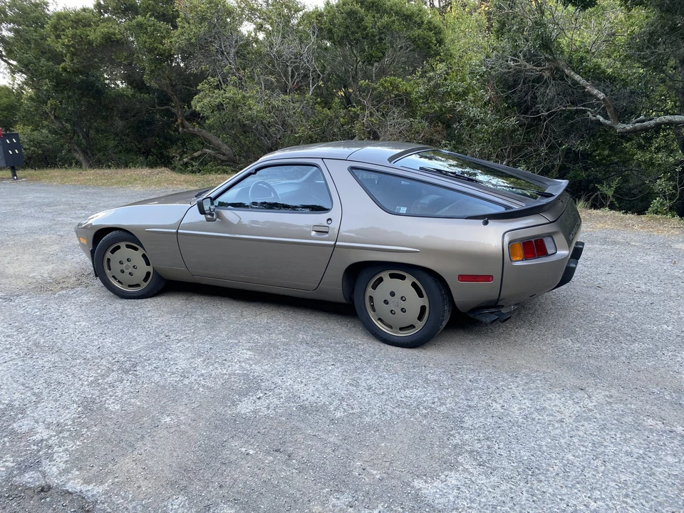1983 Porsche 928 S - Image 12 of 31