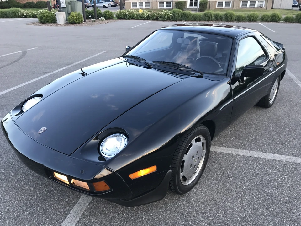 1983 Porsche 928 S - Image 10 of 31