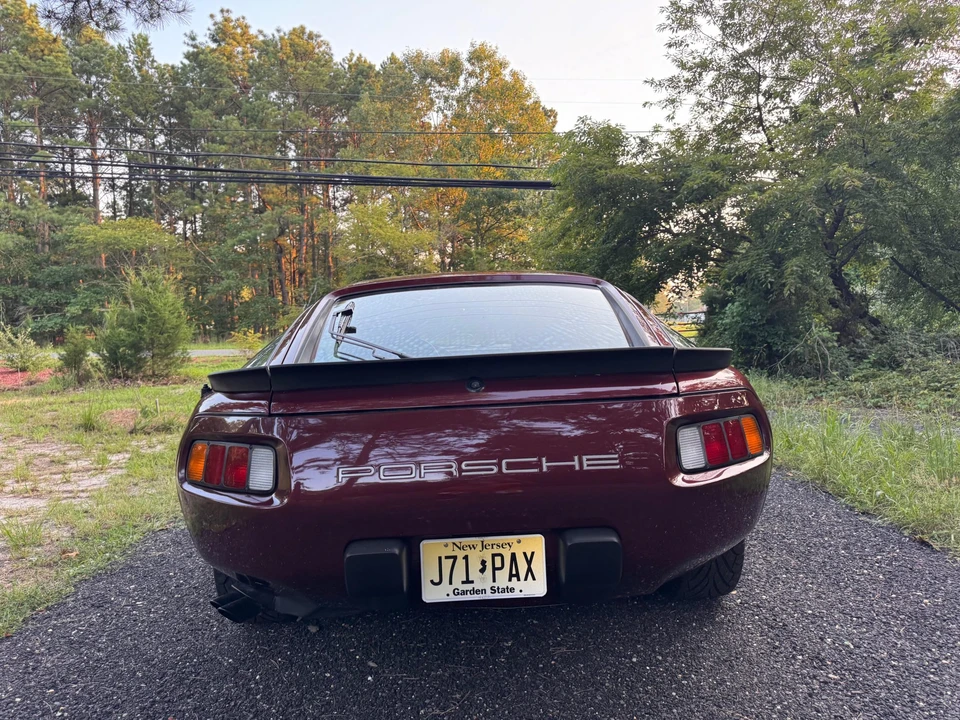 1983 Porsche 928 S - Image 8 of 31