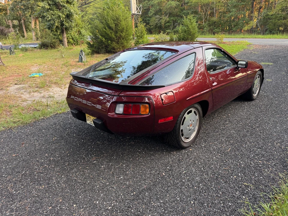 1983 Porsche 928 S - Image 9 of 31