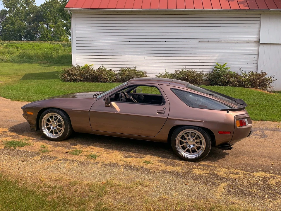 1983 Porsche 928 S - Image 8 of 31