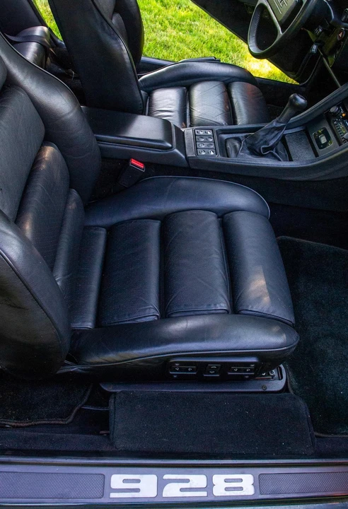 1983 Porsche 928 S - Image 13 of 24