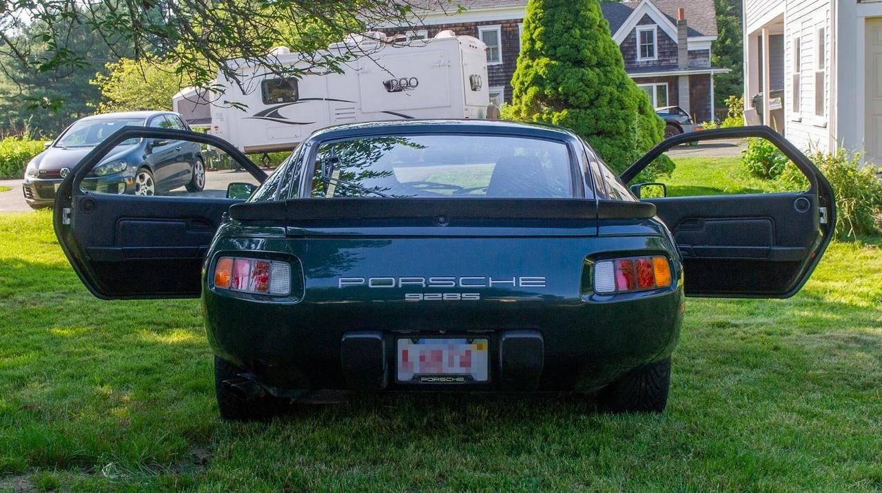 1983 Porsche 928 S - Image 14 of 24