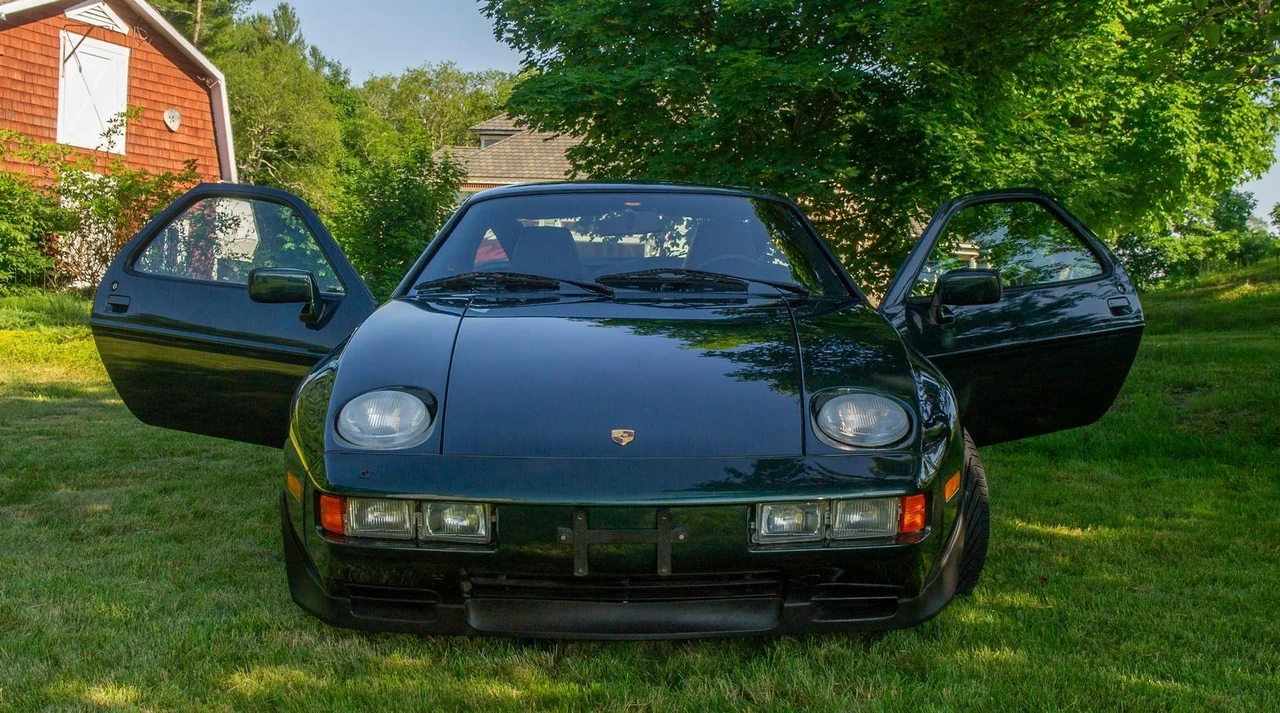 1983 Porsche 928 S - Image 16 of 24