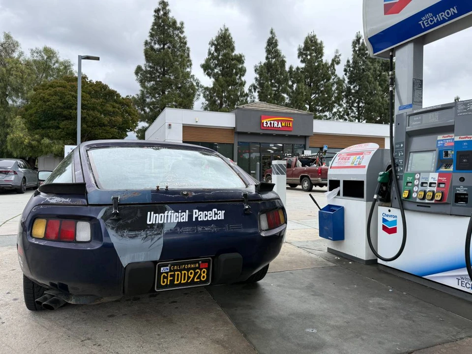 1983 Porsche 928 S - Image 3 of 14