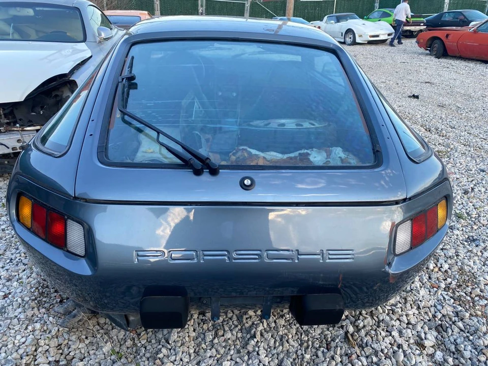 1983 Porsche 928 S - Image 7 of 20