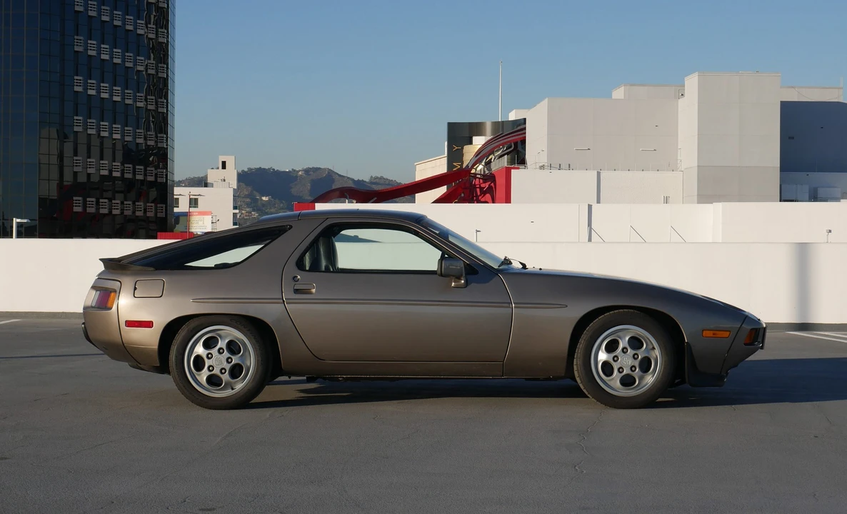 1983 Porsche 928 S - Image 21 of 31
