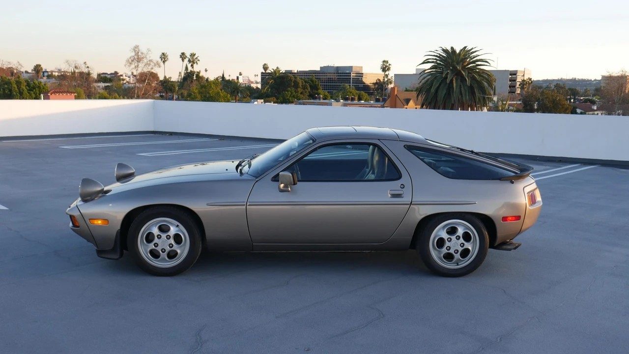 1983 Porsche 928 S - Image 14 of 31