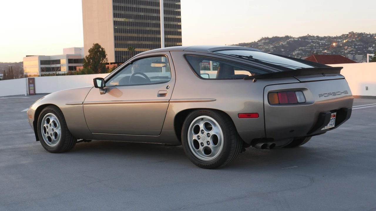 1983 Porsche 928 S - Image 16 of 31