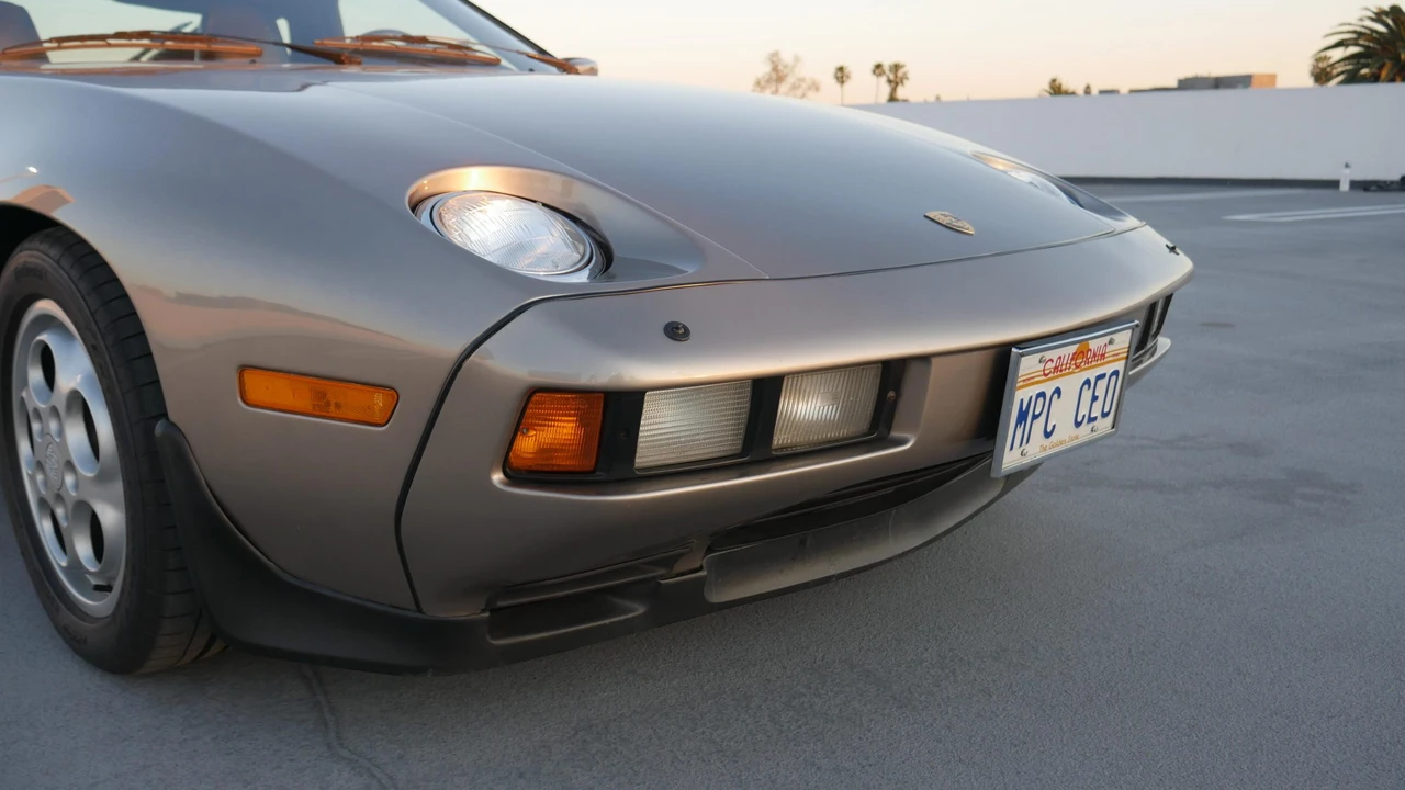 1983 Porsche 928 S - Image 25 of 31