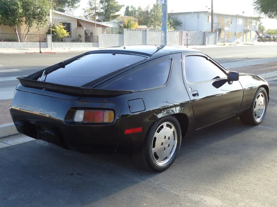 1983 Porsche 928 S - Image 2 of 10