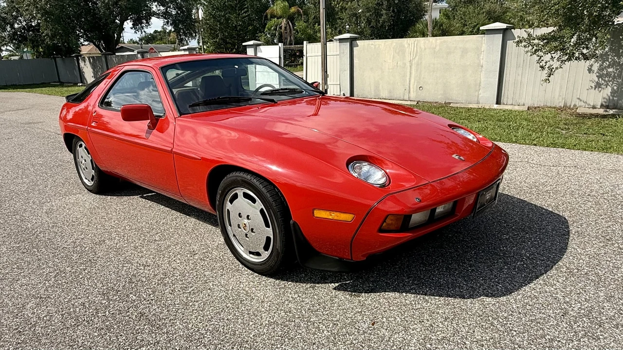 1983 Porsche 928 S - Image 9 of 31