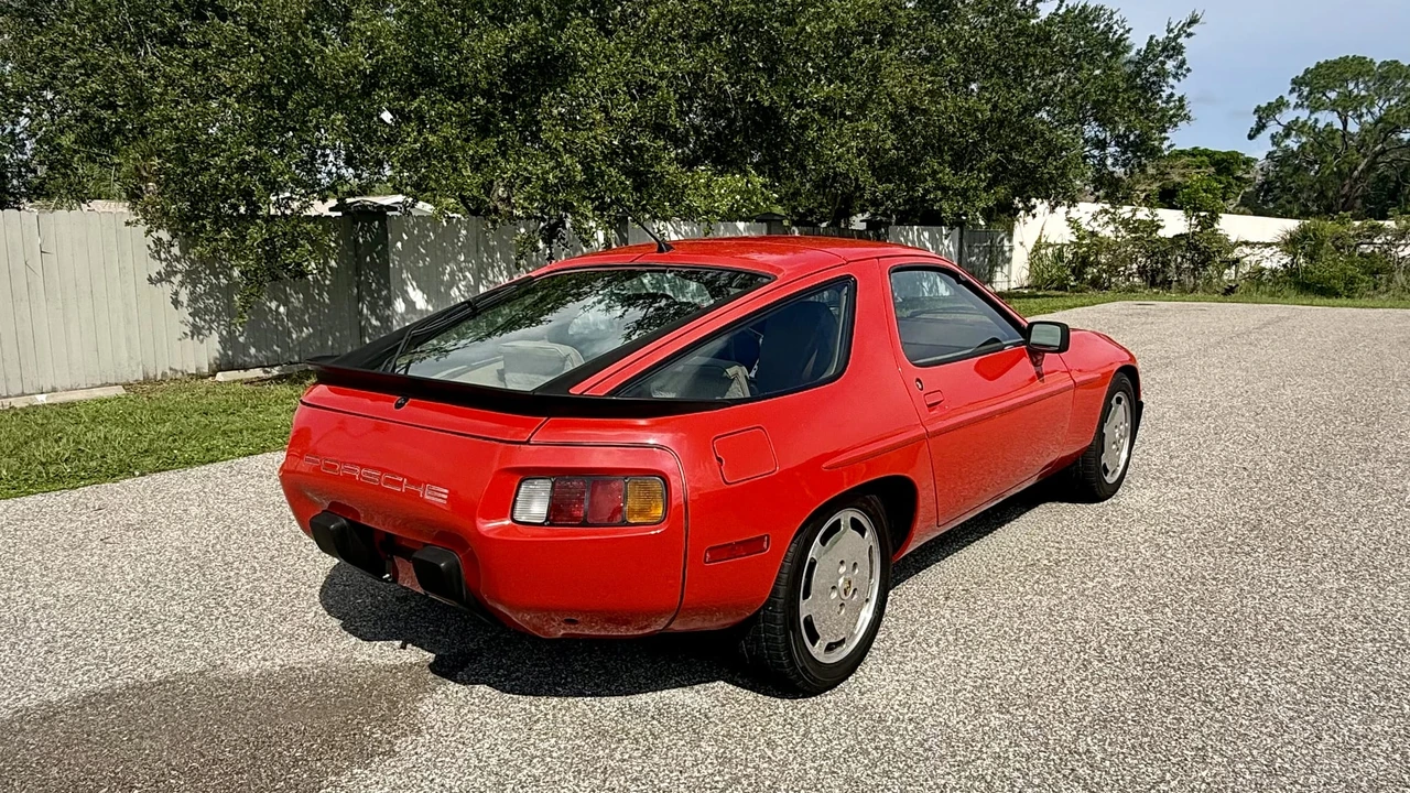 1983 Porsche 928 S - Image 16 of 31