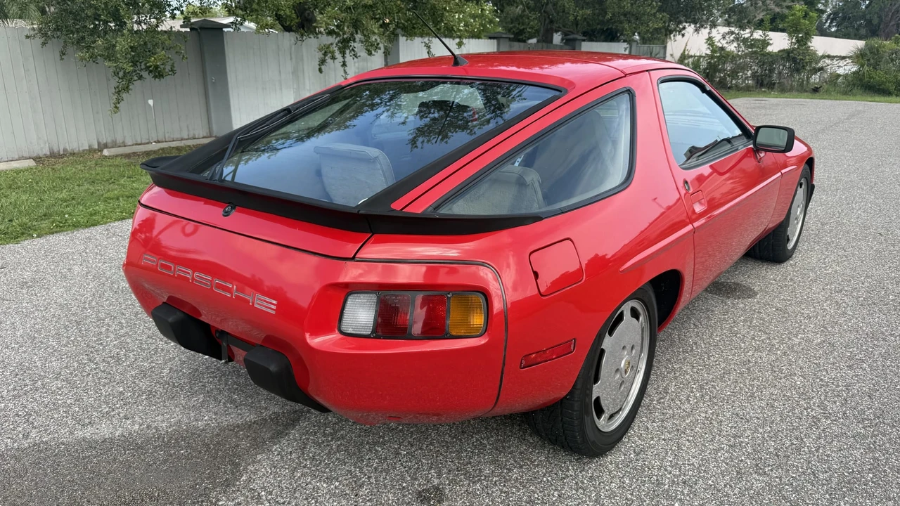1983 Porsche 928 S - Image 18 of 31